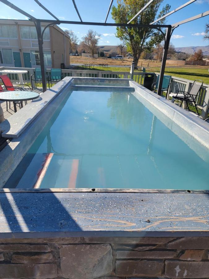Hot Springs & Hotel